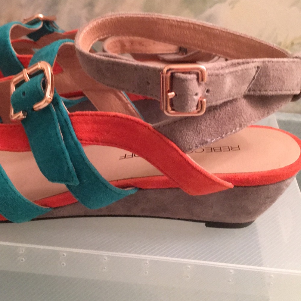 Shoes - Picture 4 of 5